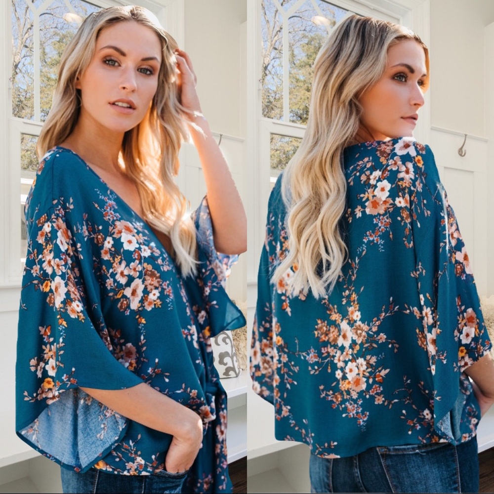 ✨LAST ONE✨SPRING CHIC TIE FRONT BLOUSE - Picture 2 of 2